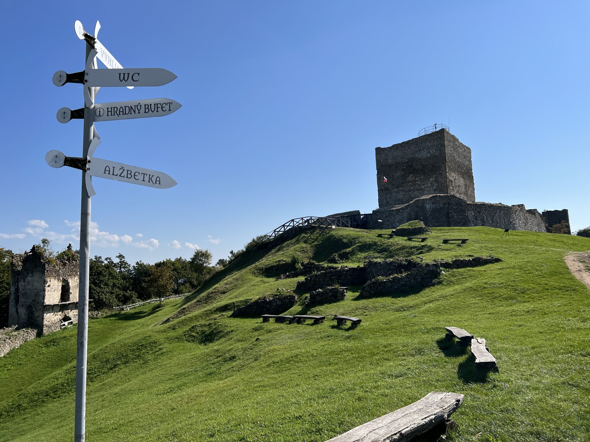 Central Keep Hrad Saris