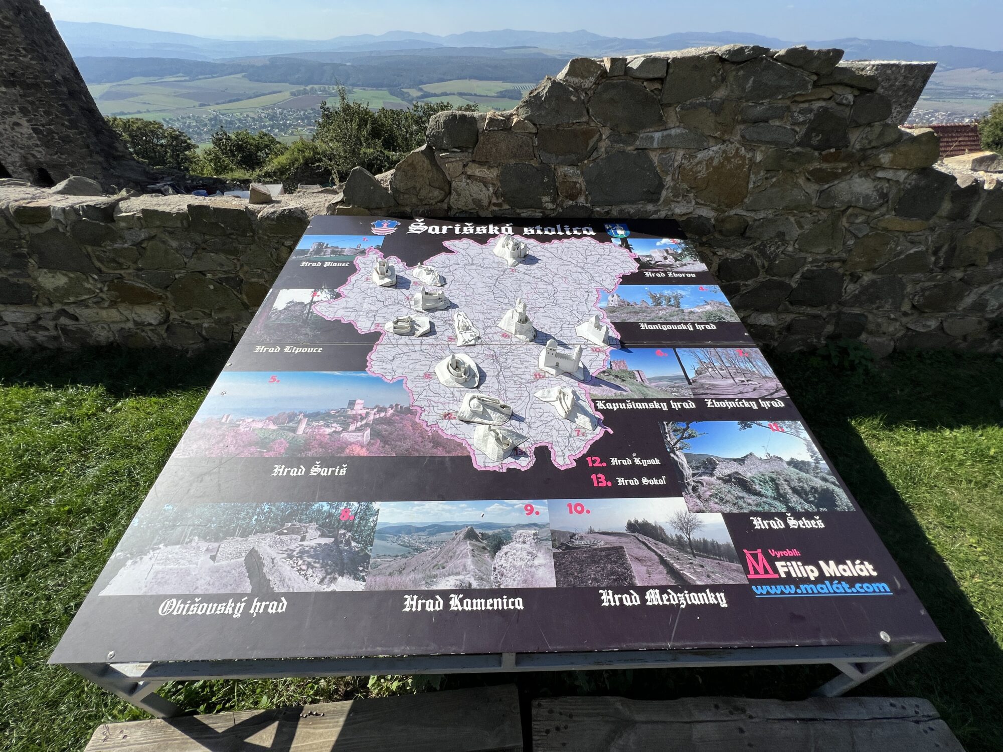 Hrads of Slovakia 3d info board